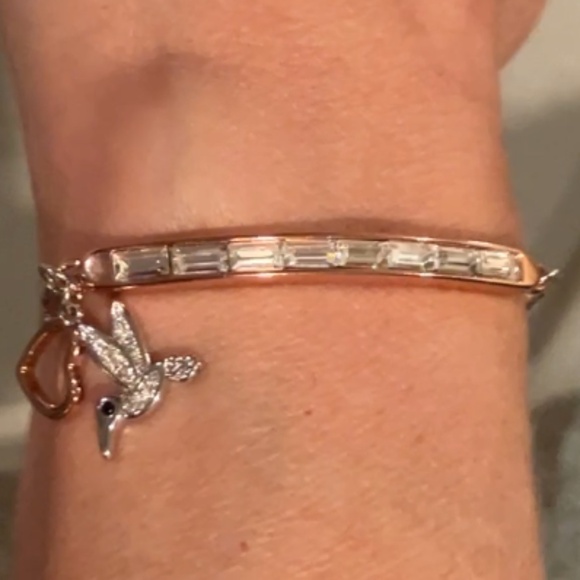 Rhinestone Bar Bracelet Hummingbird & Heart Charm Rose Gold Silver Tone - Picture 1 of 11